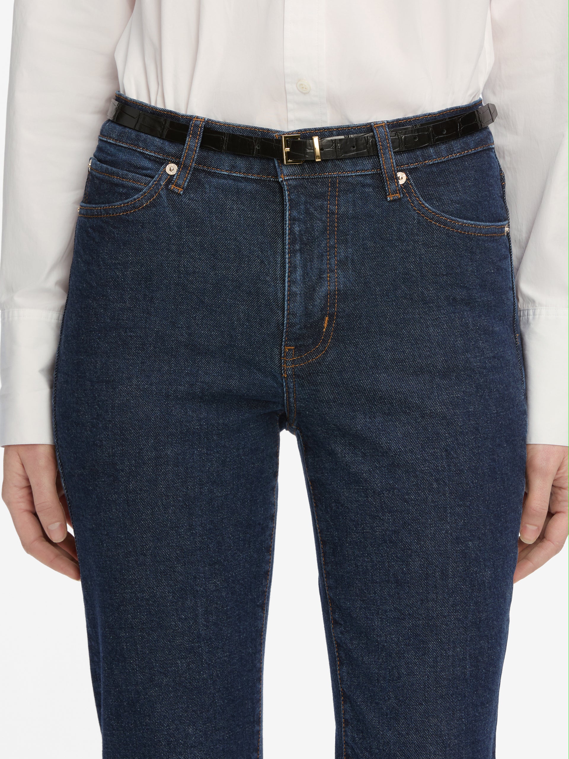 jeans front detail image alt:fit1 alt:size