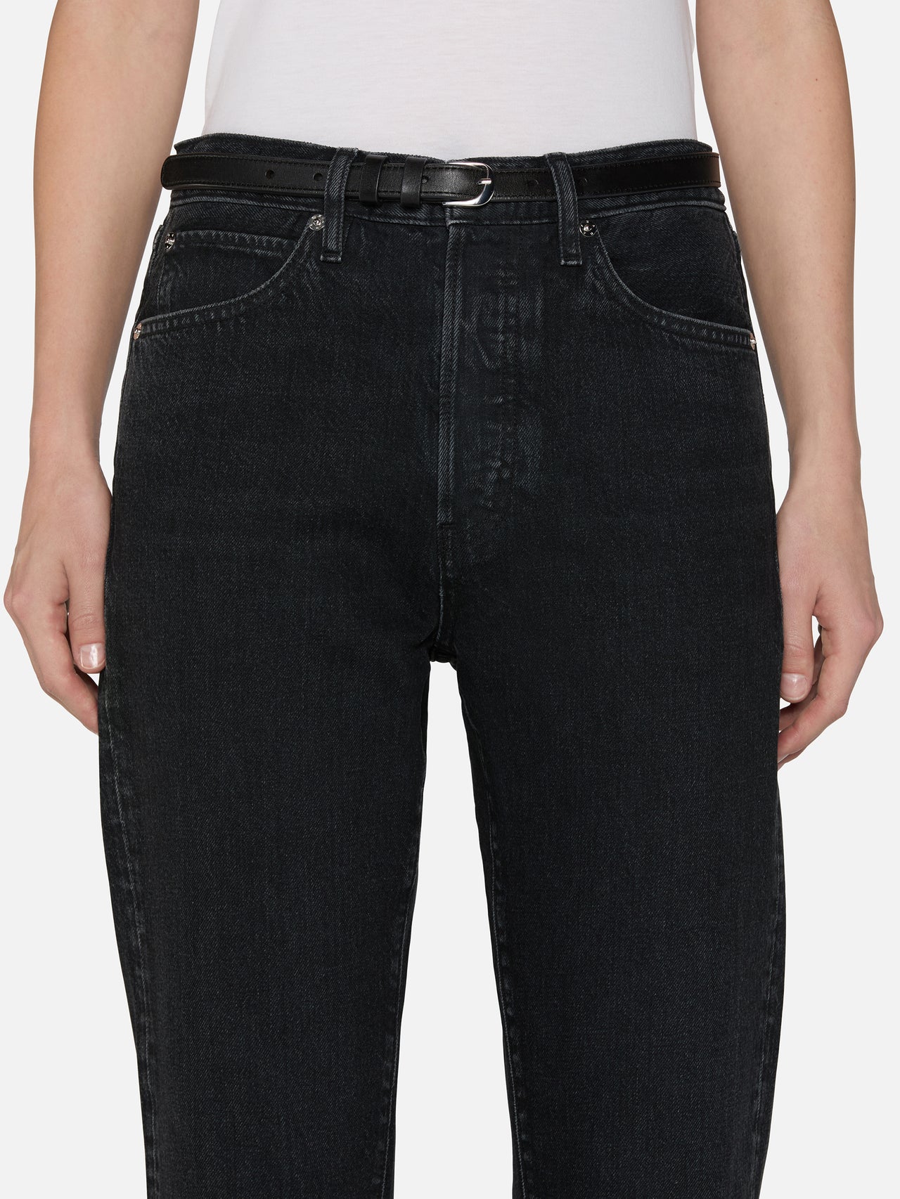 jeans front detail image alt:fit1 alt:size