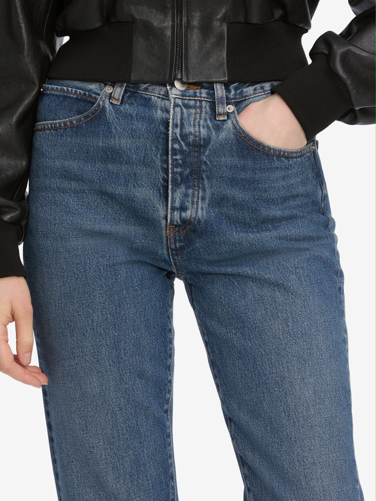 jeans front detail image alt:fit1