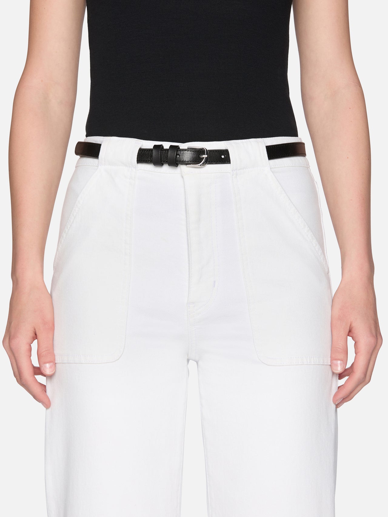 jeans front detail image alt:fit1