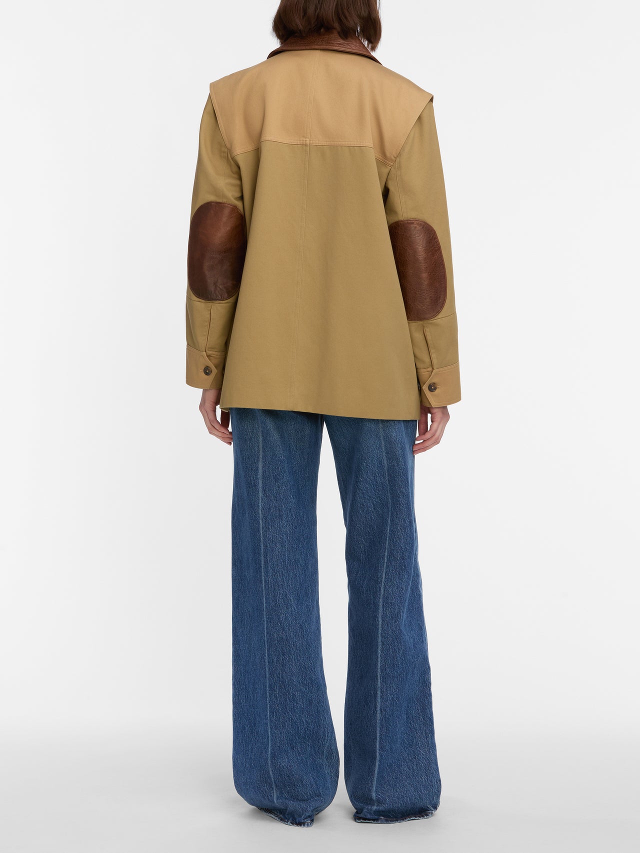 jacket back image alt:fit2