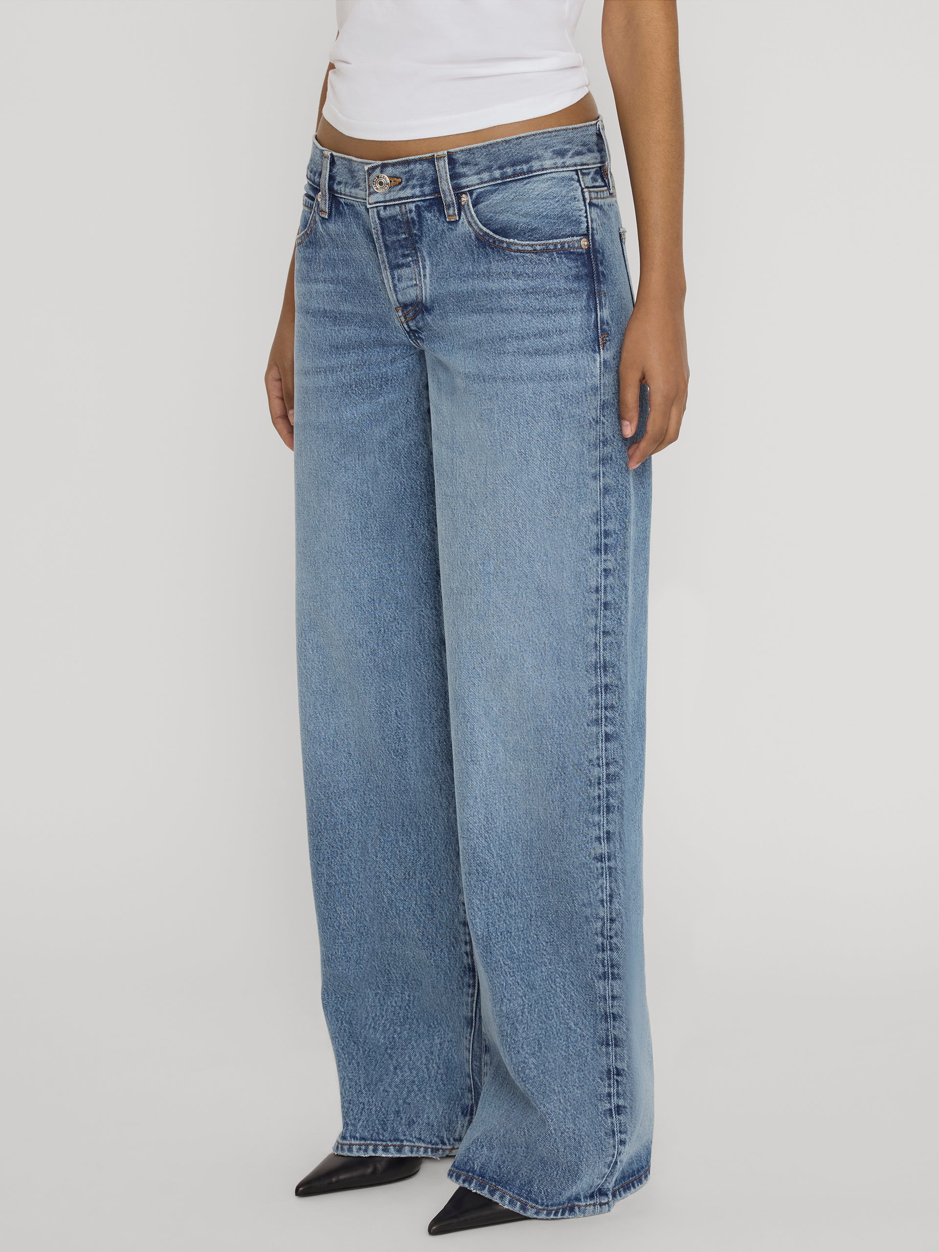 Jean On Model Side