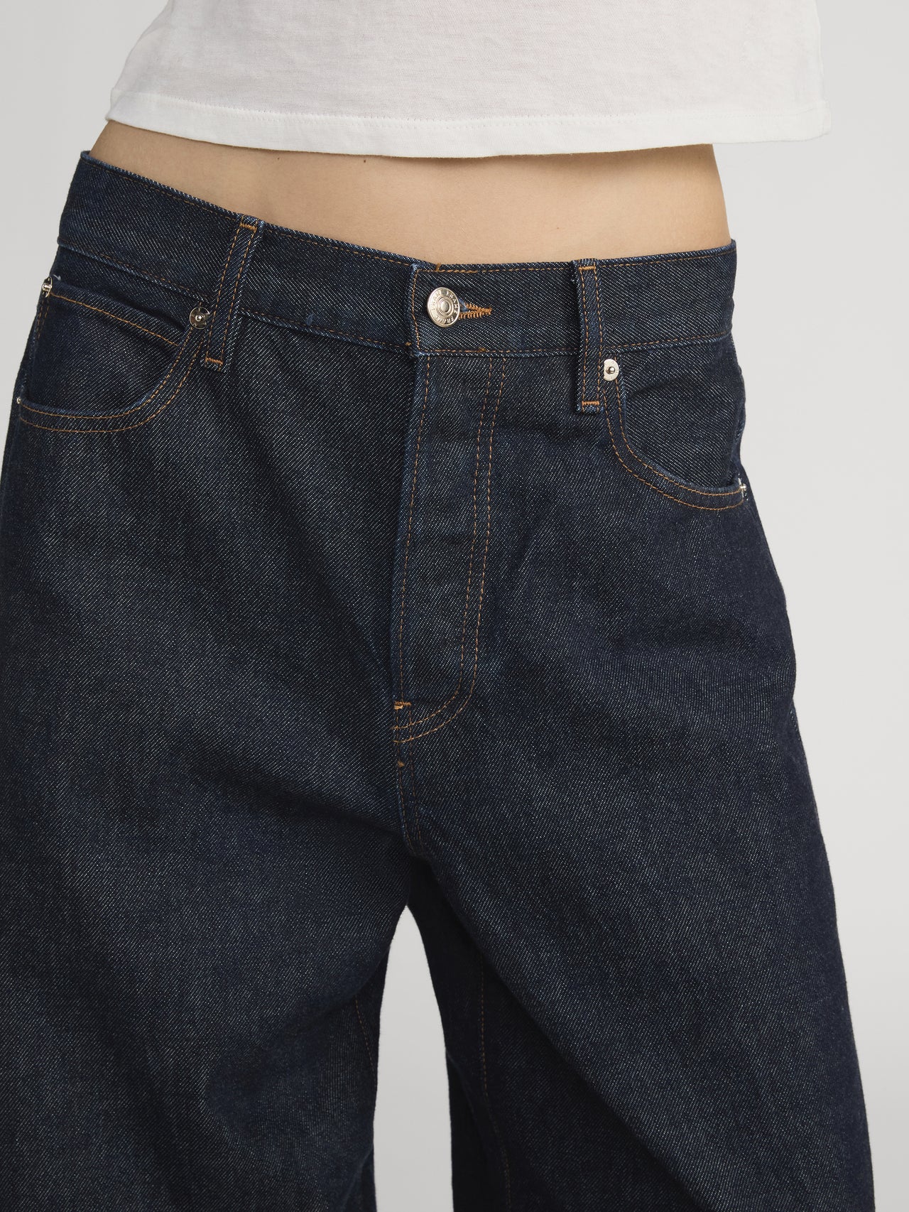 jeans front detail image