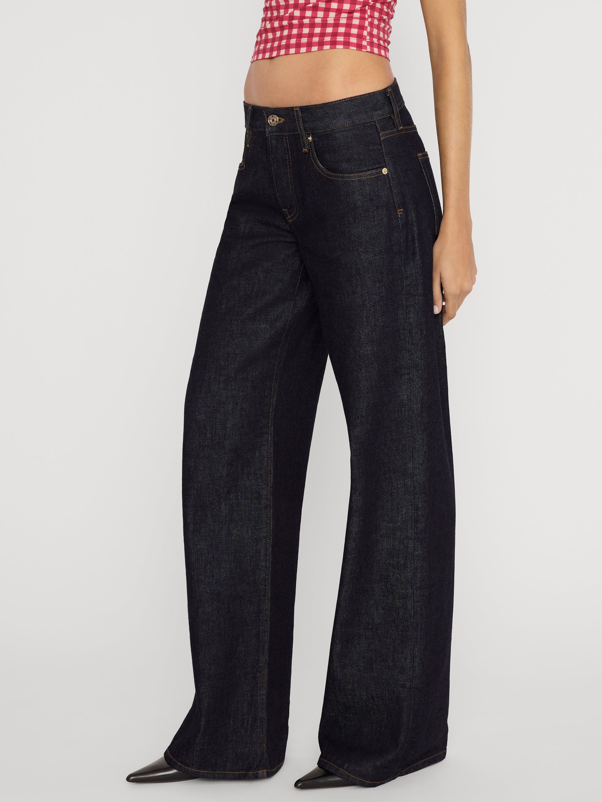 Jean on model side