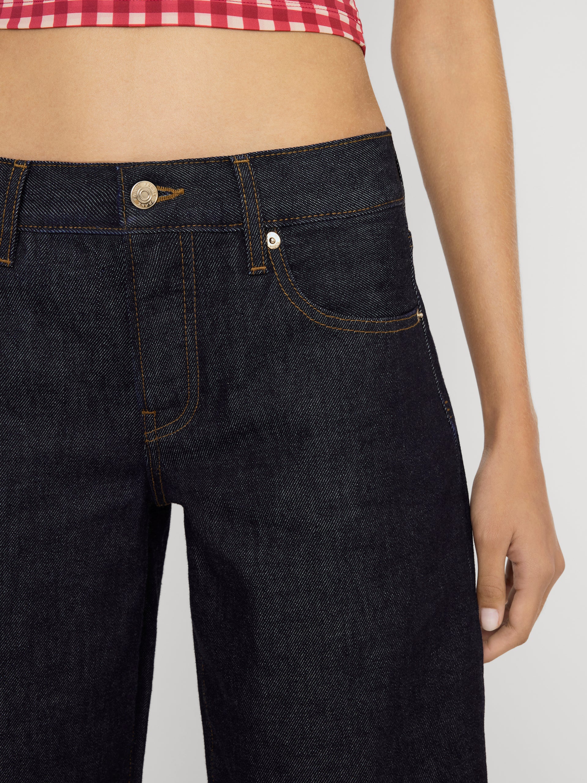 Jean on model detail