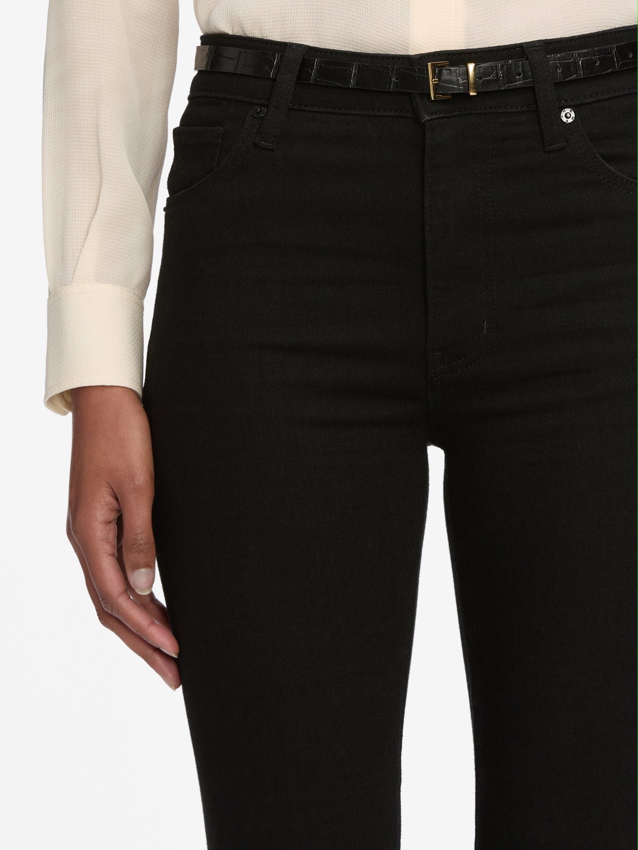 jeans front detail image alt:fit1