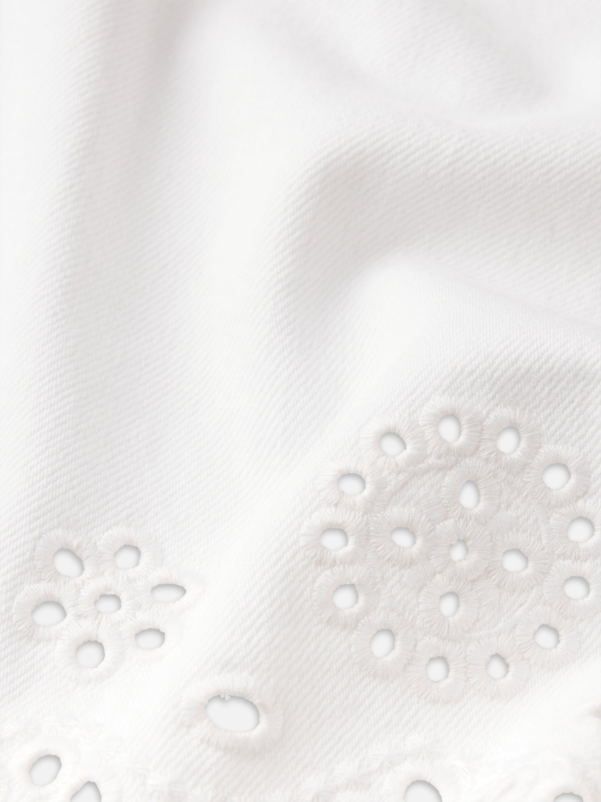 The Eyelet Hang Short Long -- White
