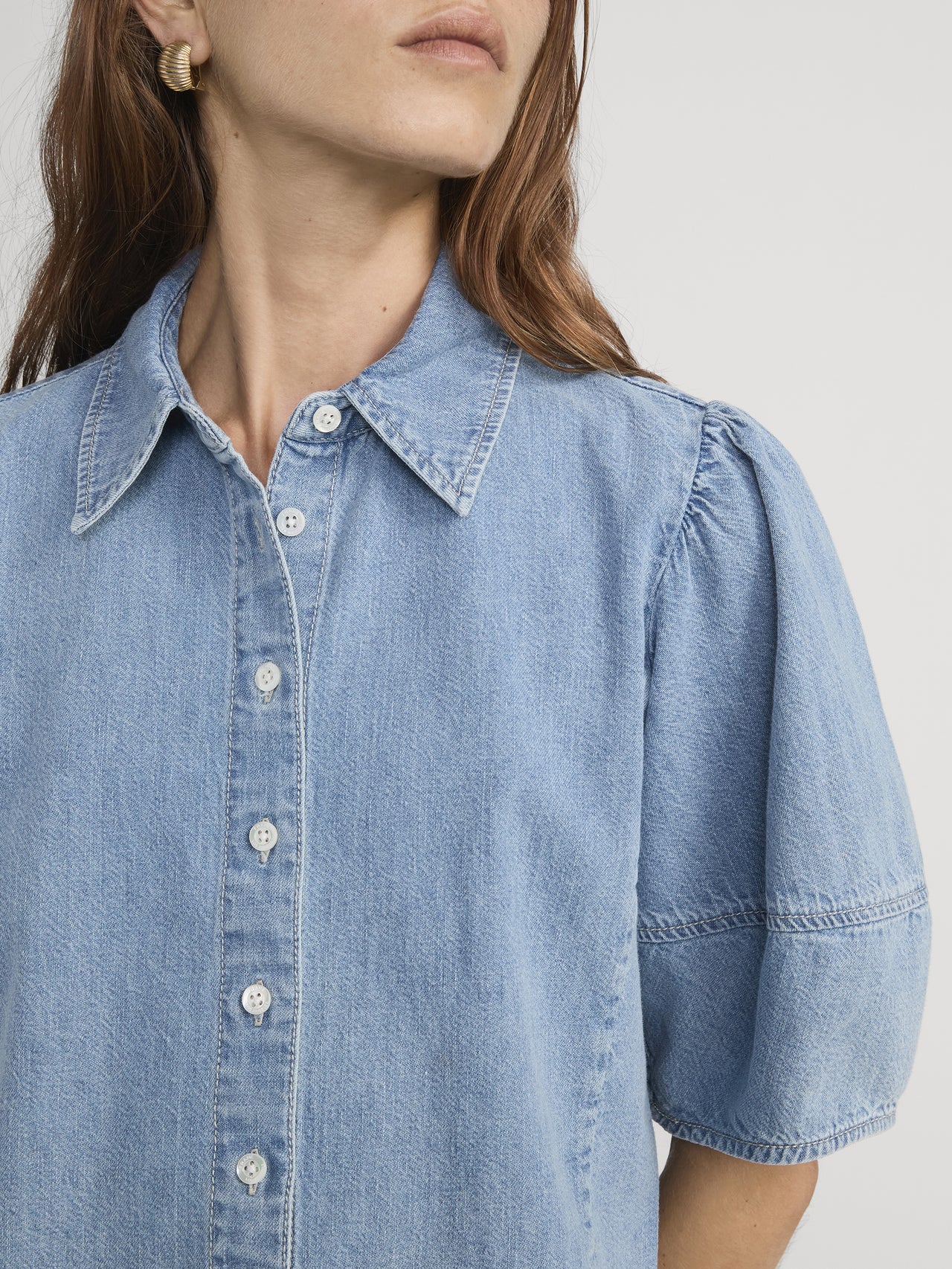 top front detail image alt:fit1