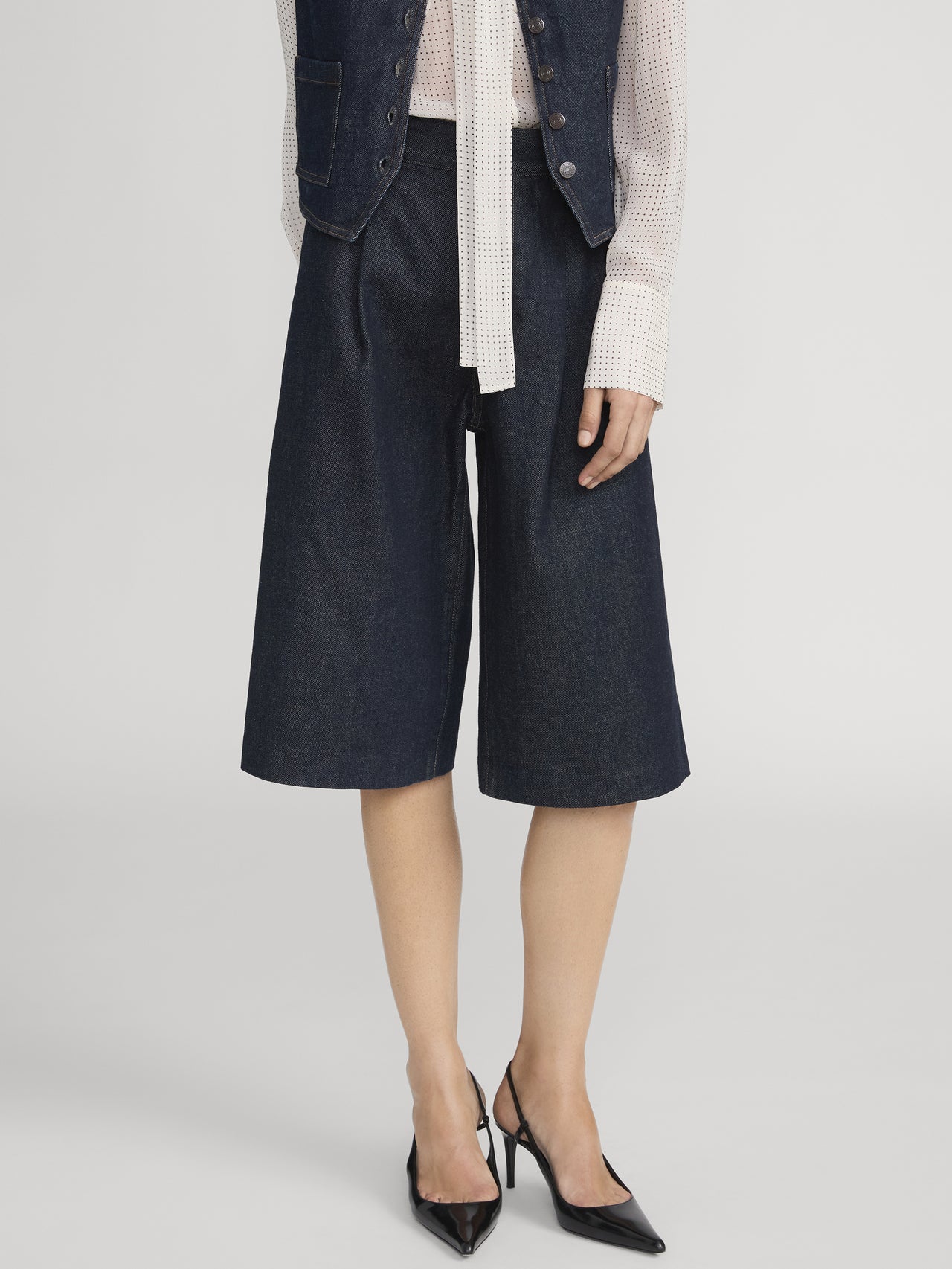 The Tailored Short -- Rinse