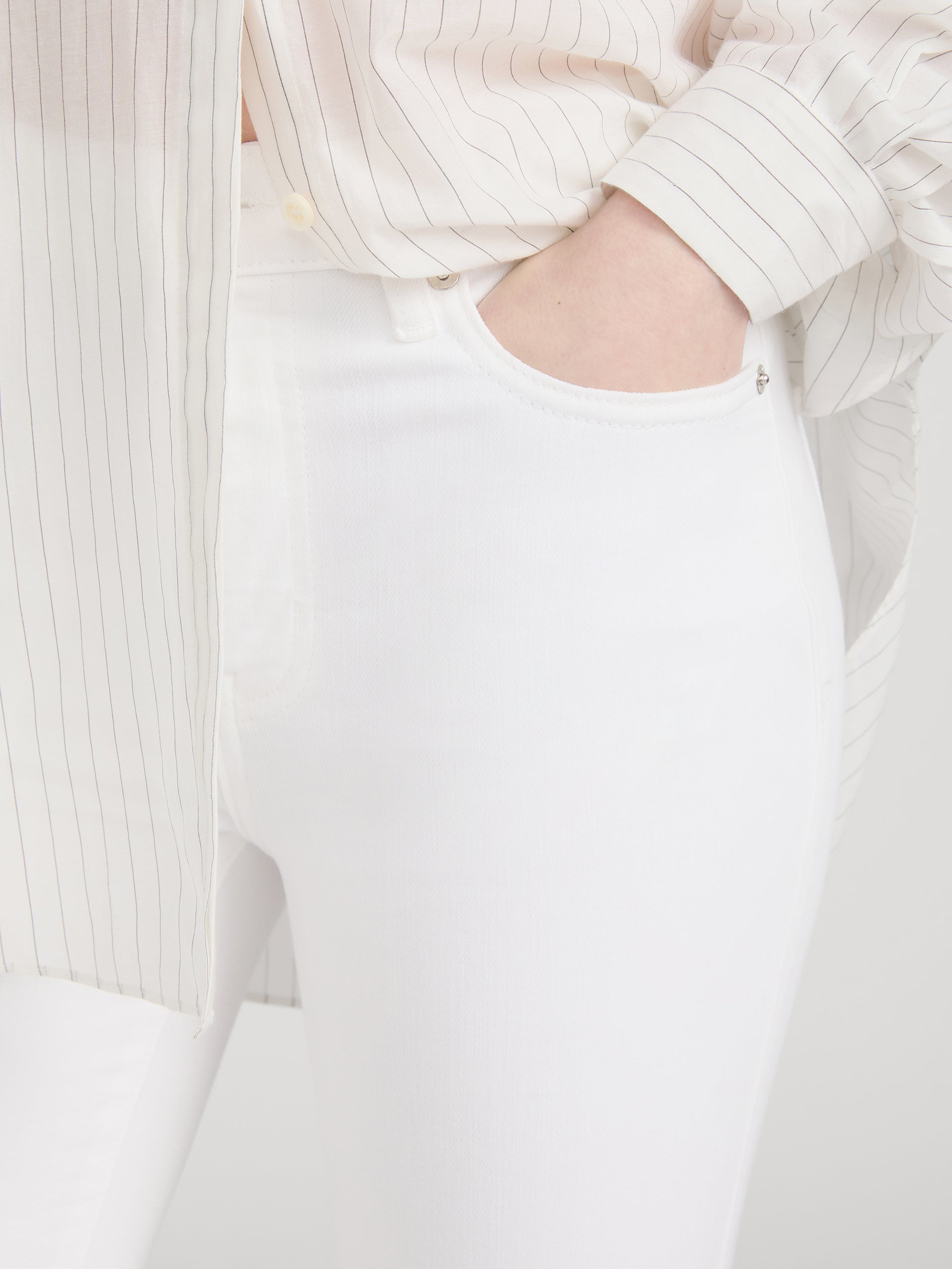 Jean on model Detail
