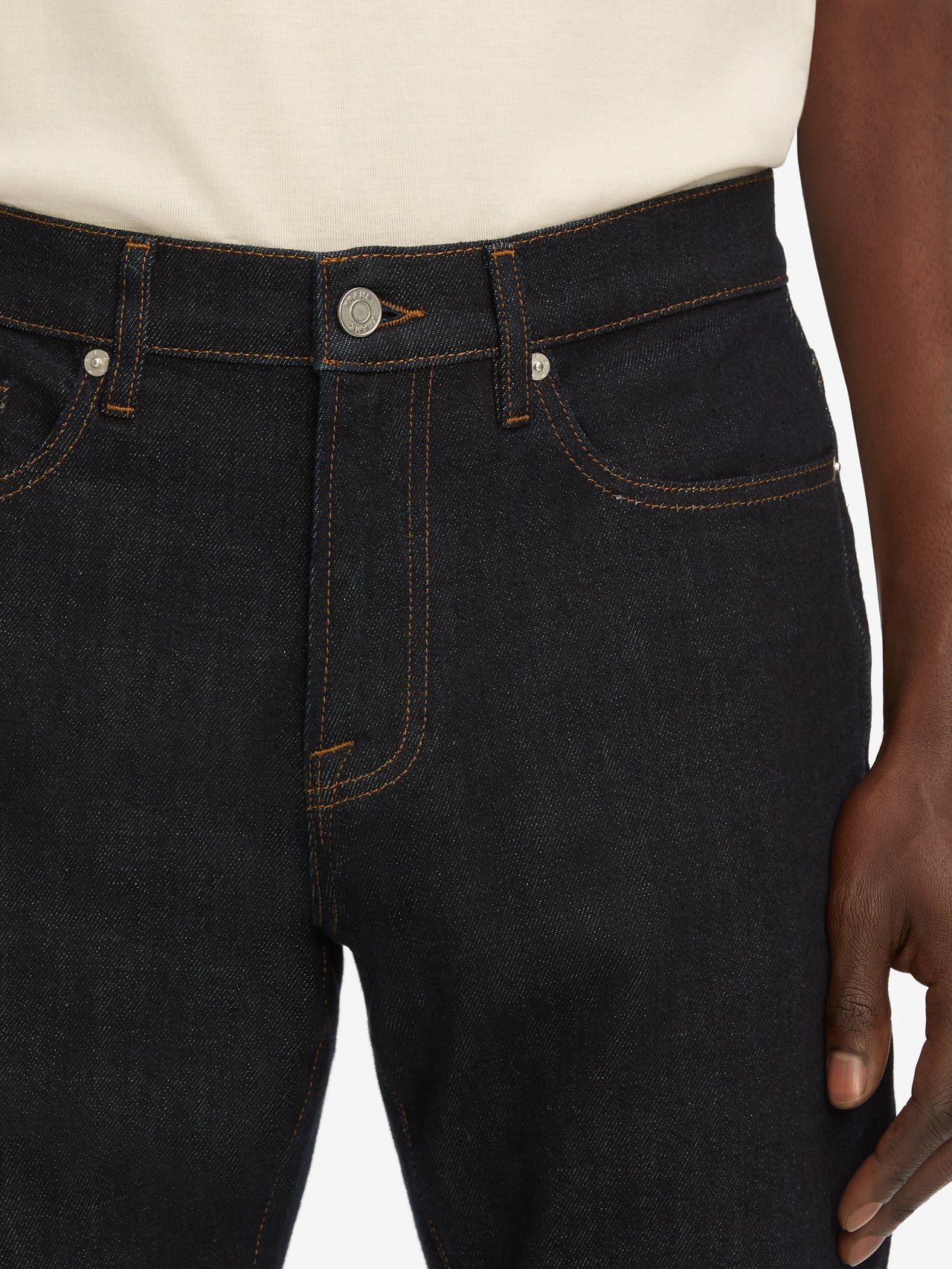 jeans front detail image alt:fit1