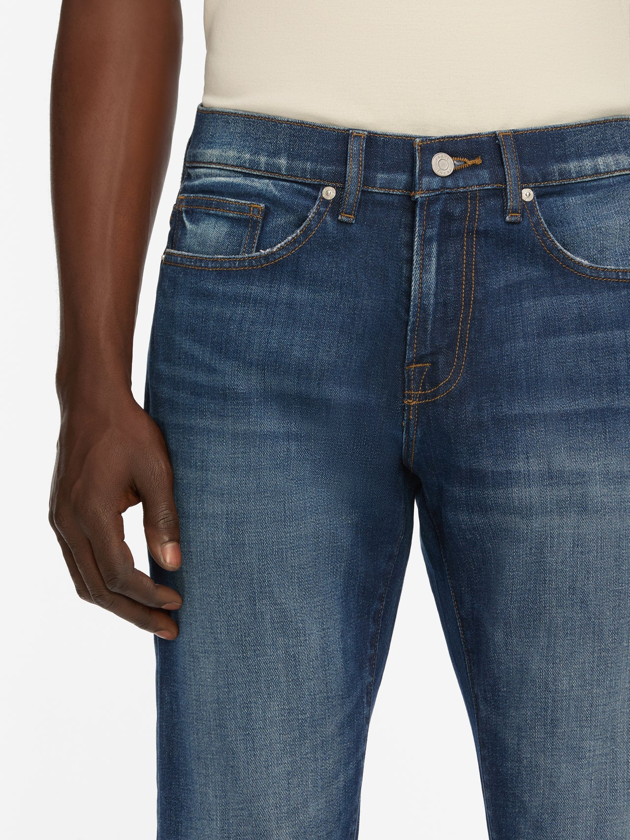 jeans front detail image alt:fit1