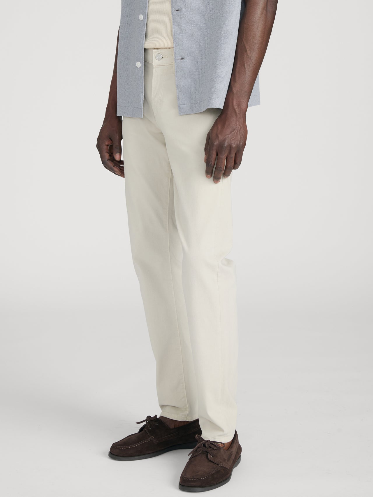 Pant on model side