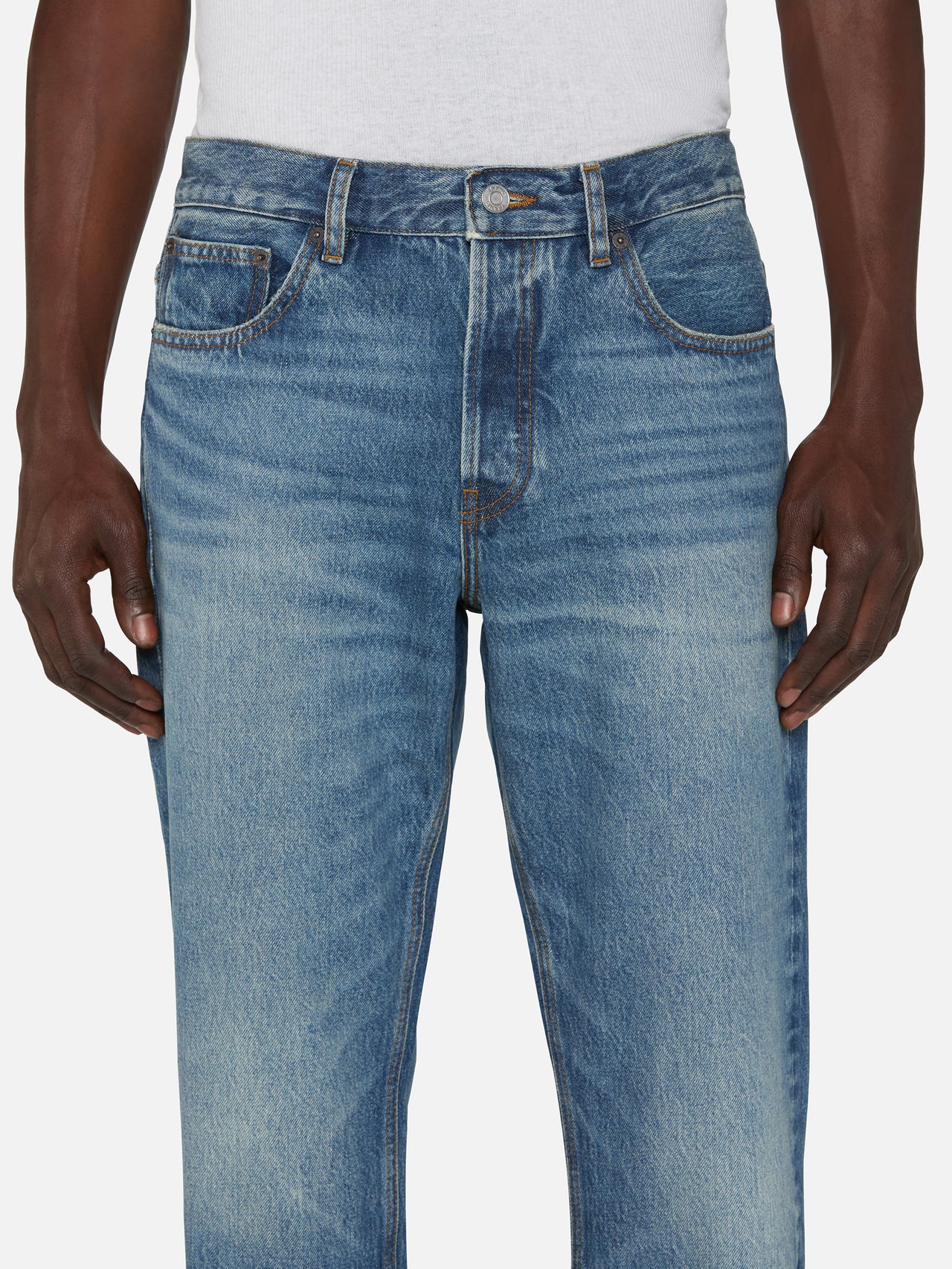 jeans front detail image alt:size alt:fit1