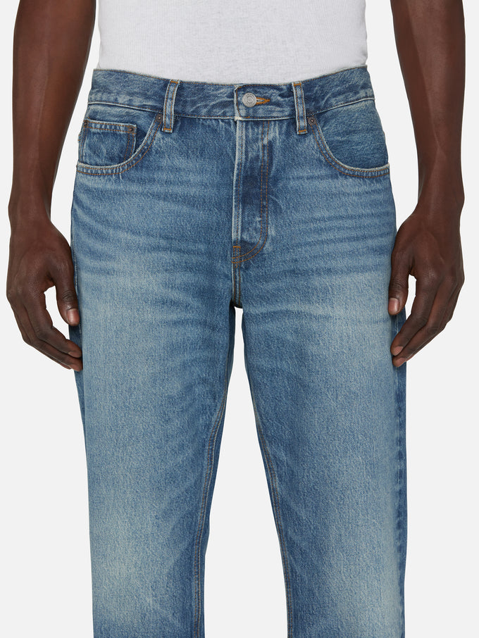 jeans front detail image alt:size alt:fit1