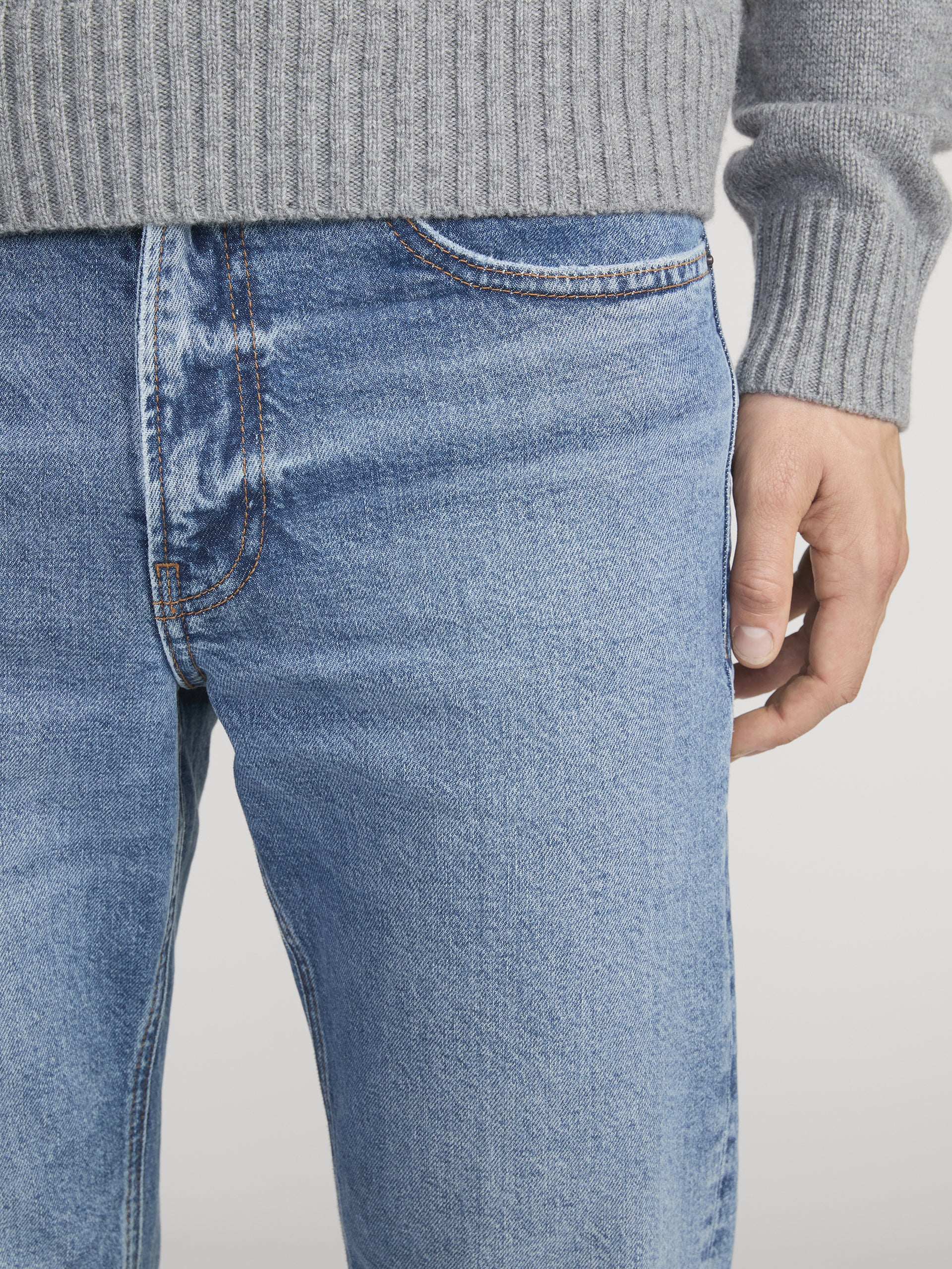 Jean On Model Detail