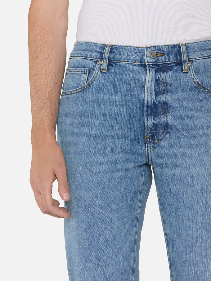 jeans front detail image alt:size alt:fit1