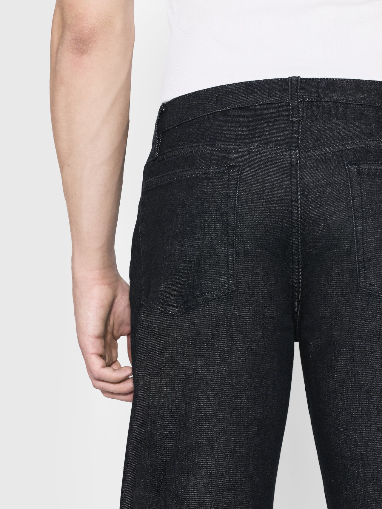 jeans back detail image alt:fit1