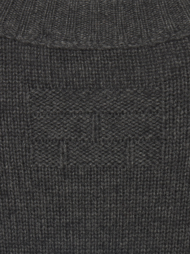 sweater detail image