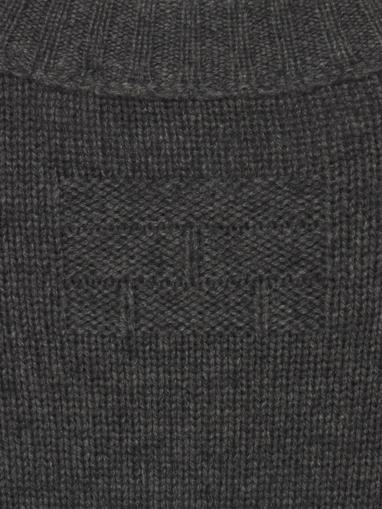 sweater detail image