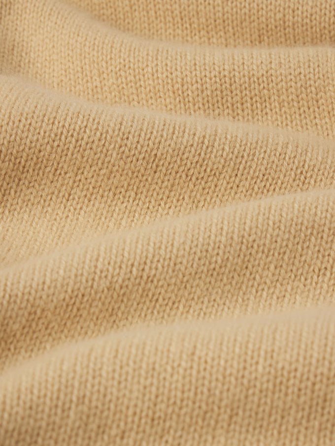 sweater-texture-detail-image