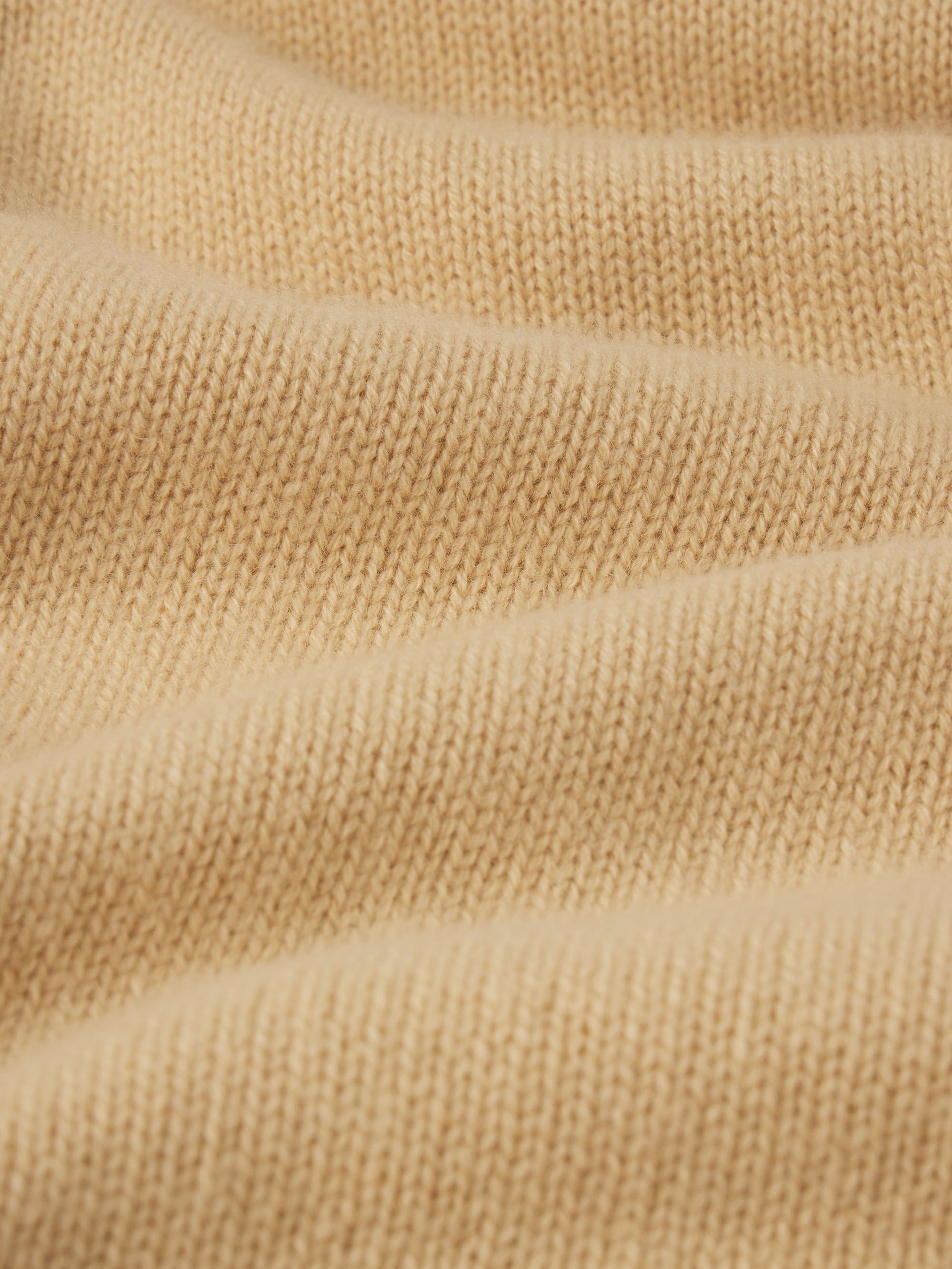 sweater-texture-detail-image