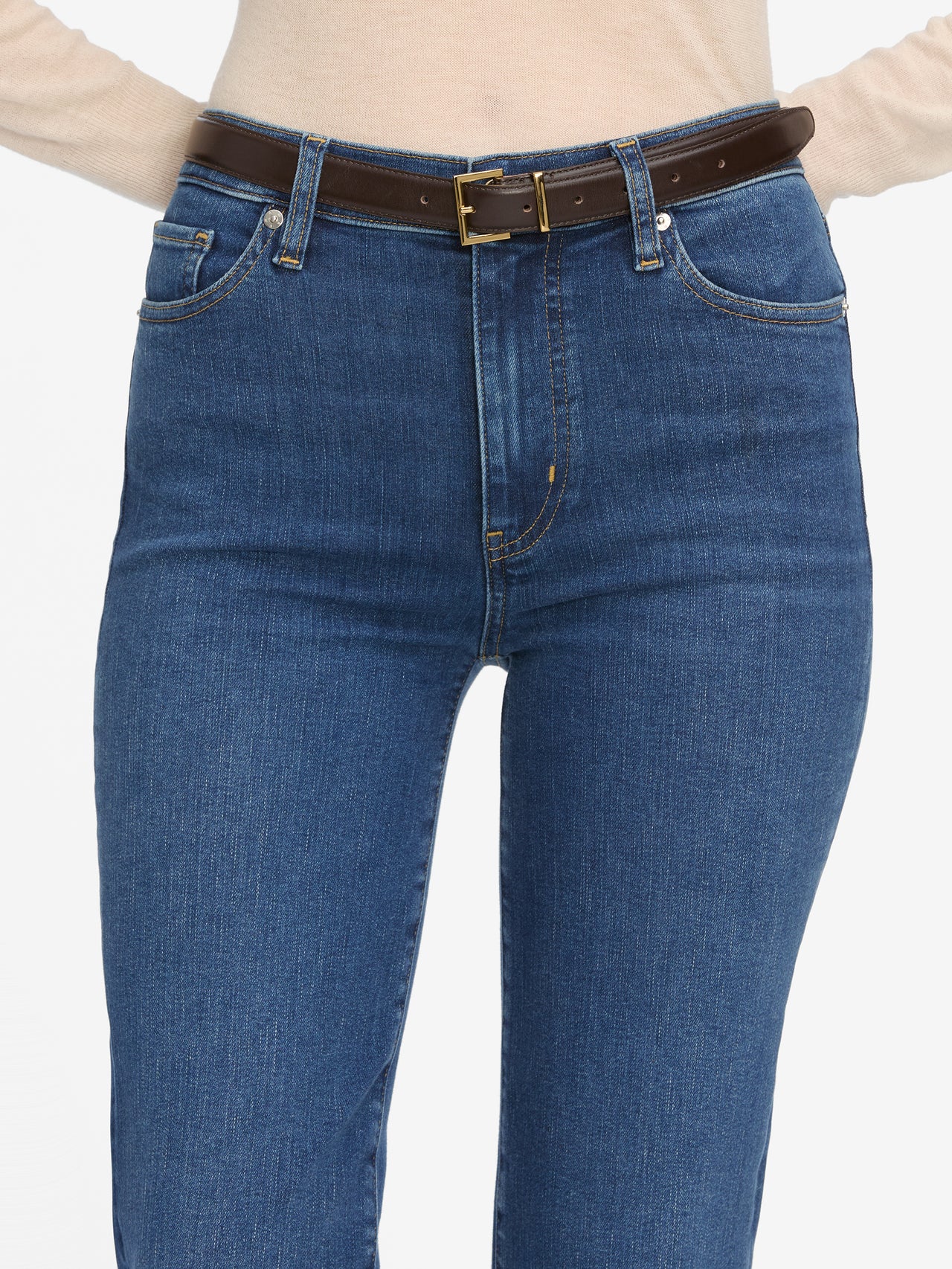 jeans front detail image alt:fit1