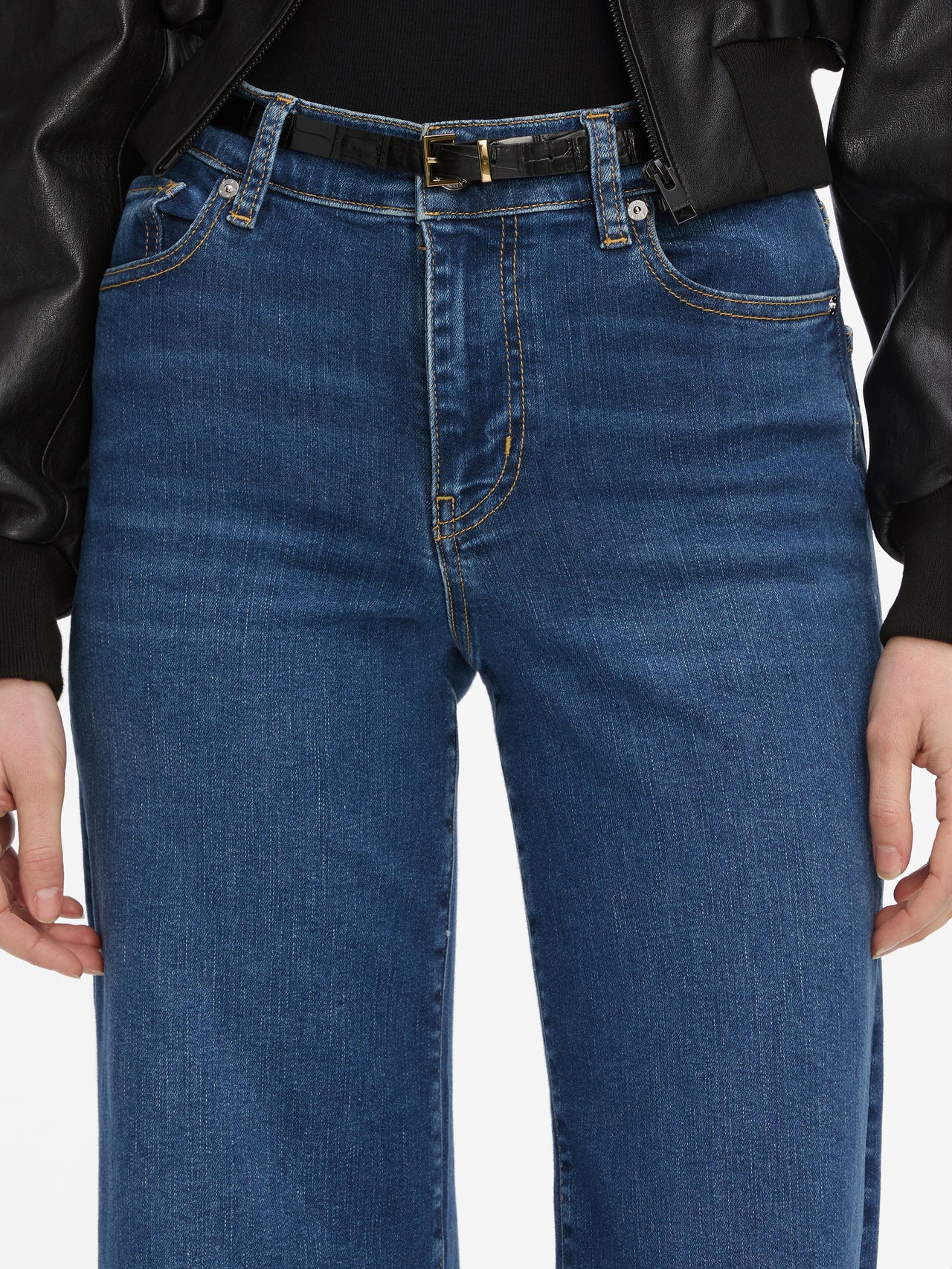 jeans front detail image alt:fit1