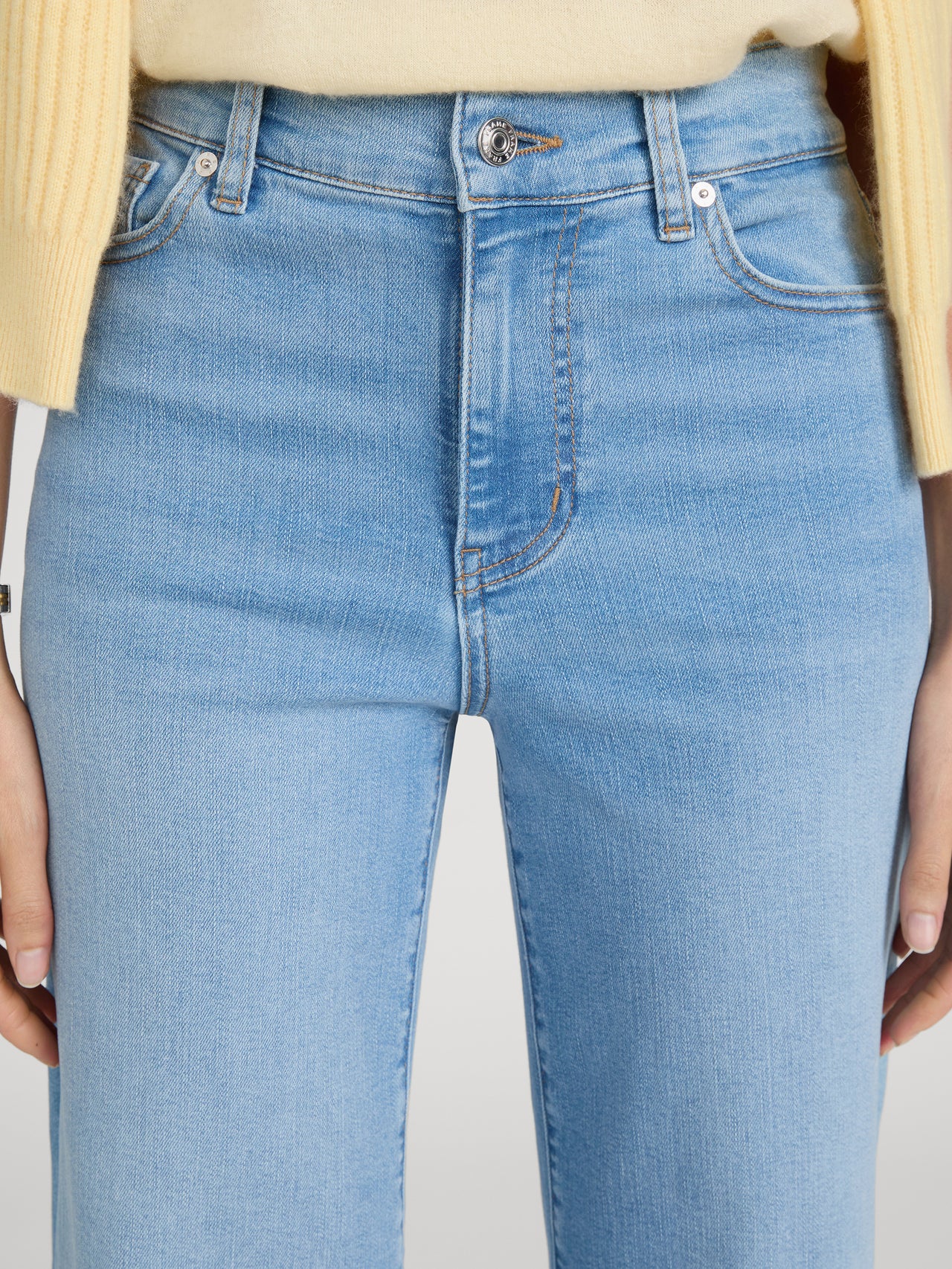 Jean on model Detail