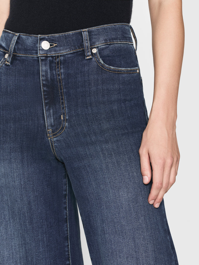 jeans front detail image alt:size