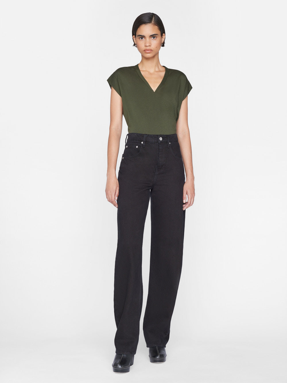 tee full body view alt:hover