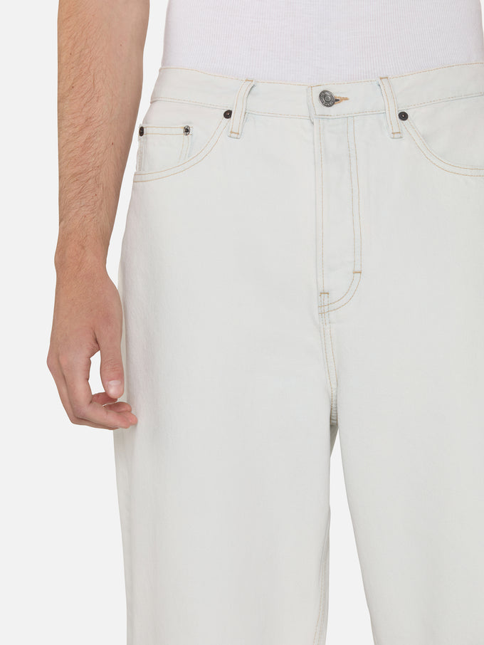 jeans front detail image alt:fit1 alt:size