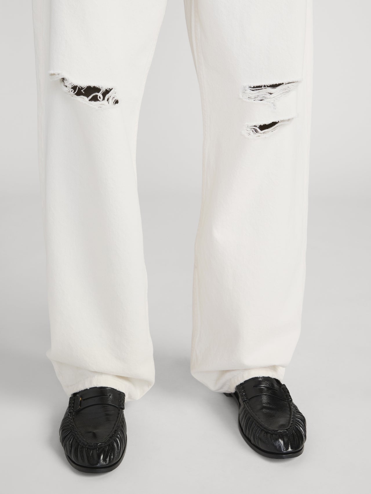Baggy Jean -- Off White Destructed