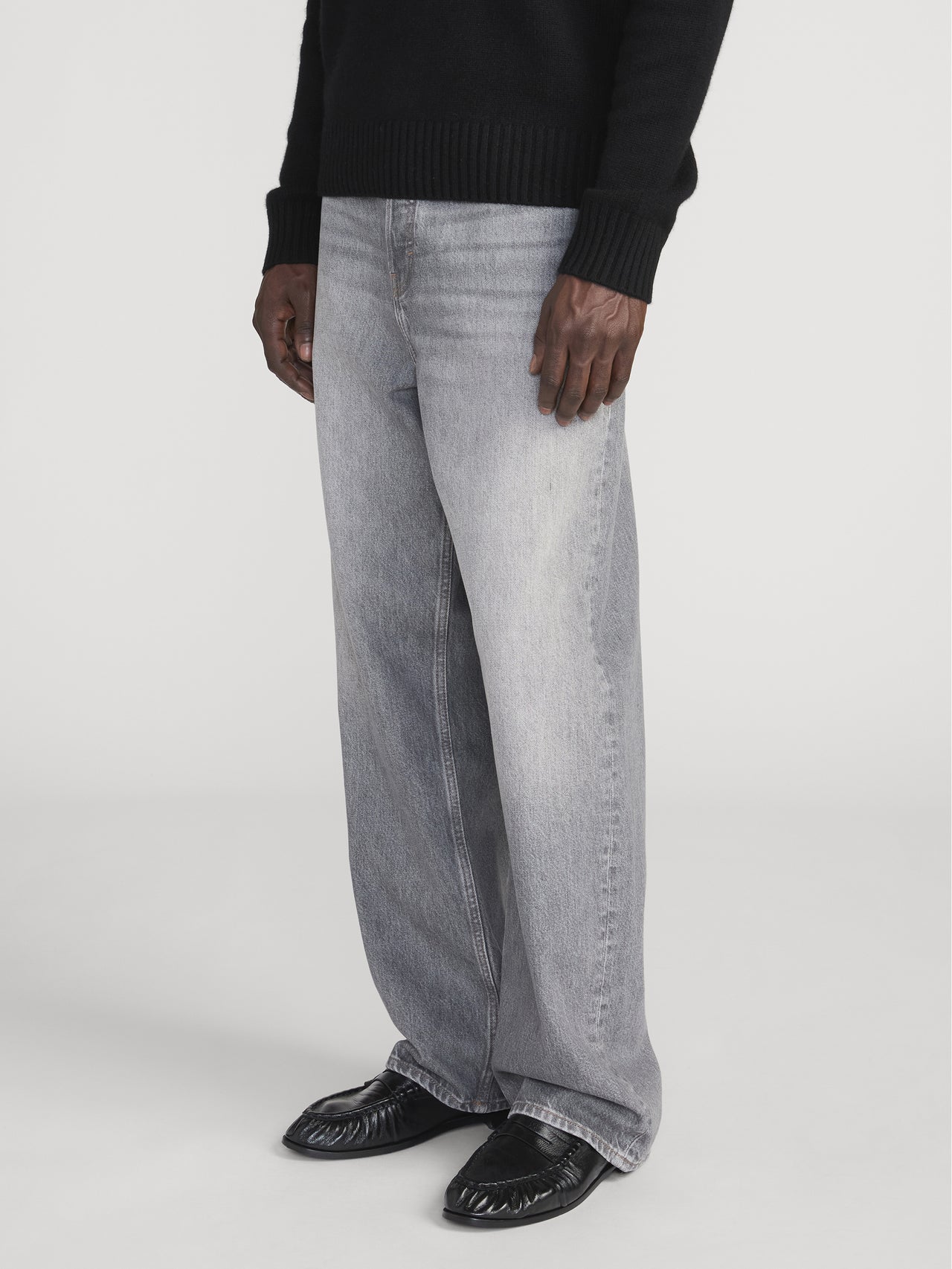 Jean On Model Side