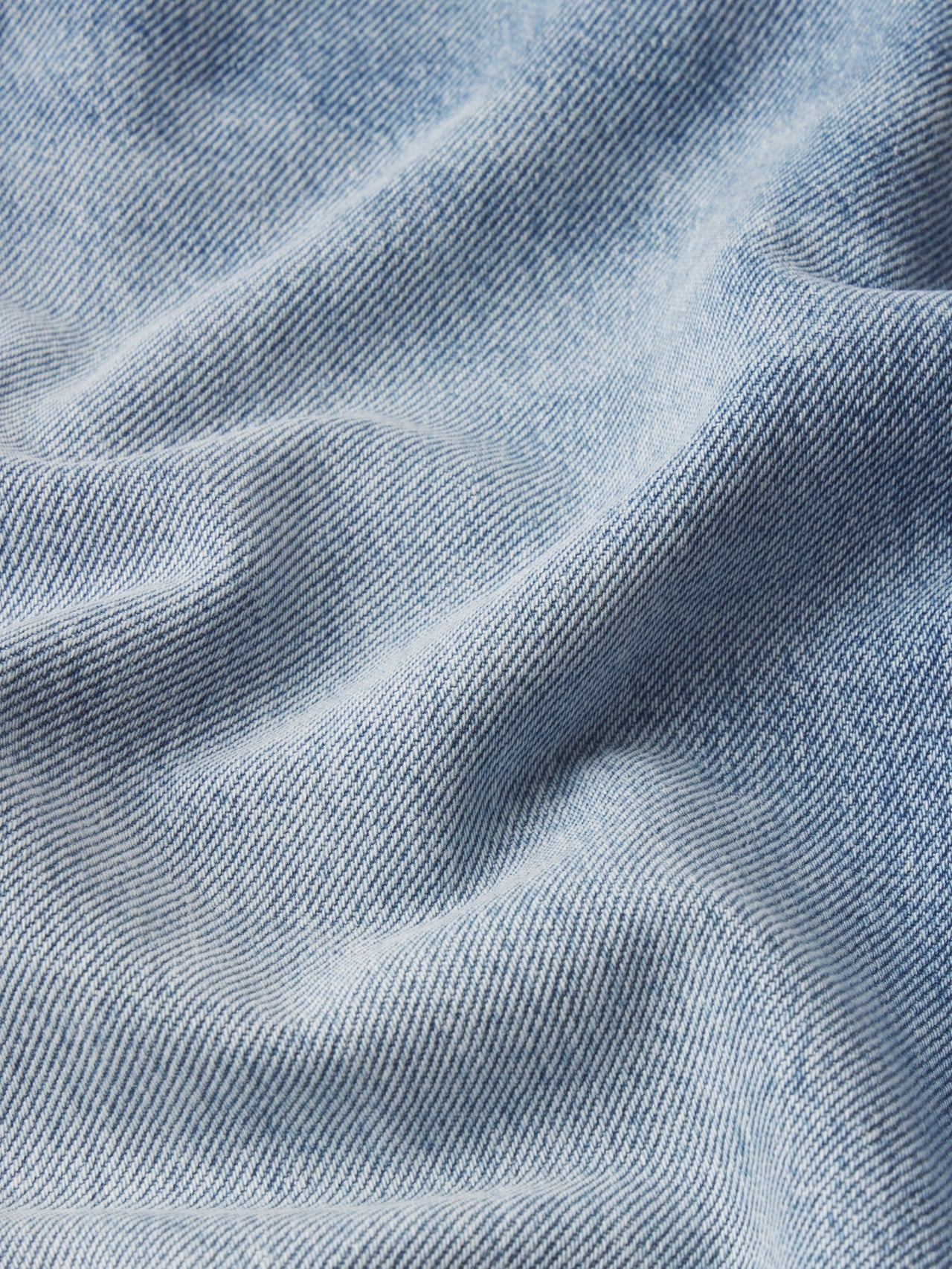 Relaxed Short -- Raw Hem Aeris