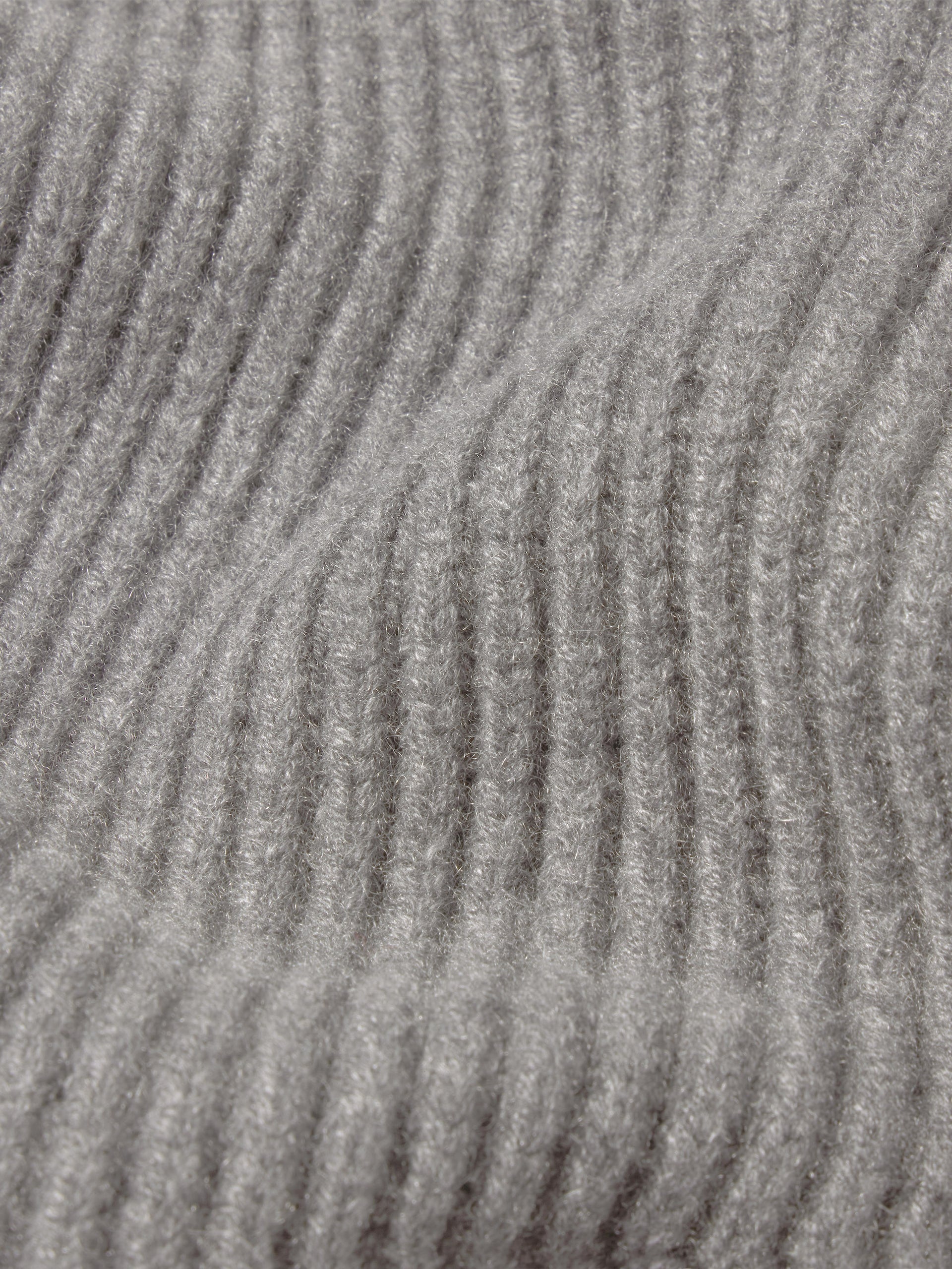 scarf detail image