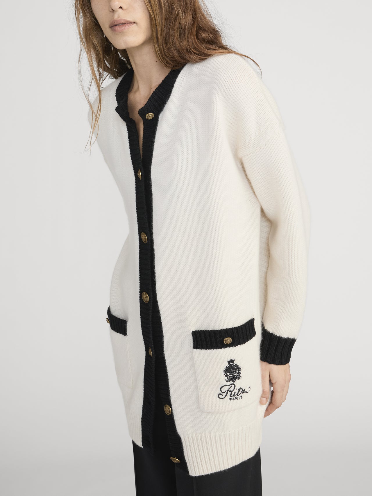 Ritz cardigan Side On Model