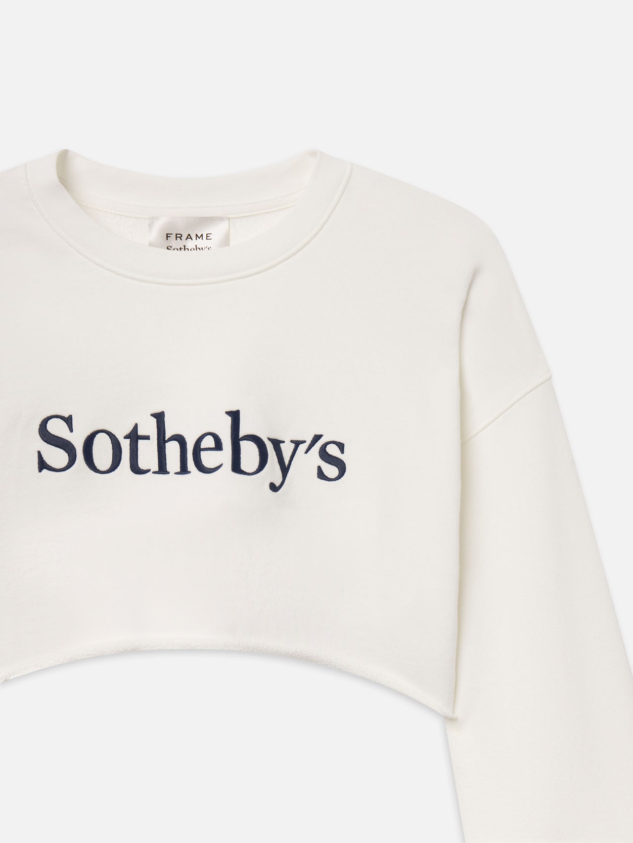 sweatshirt front detail packshot image alt:size alt:fit1