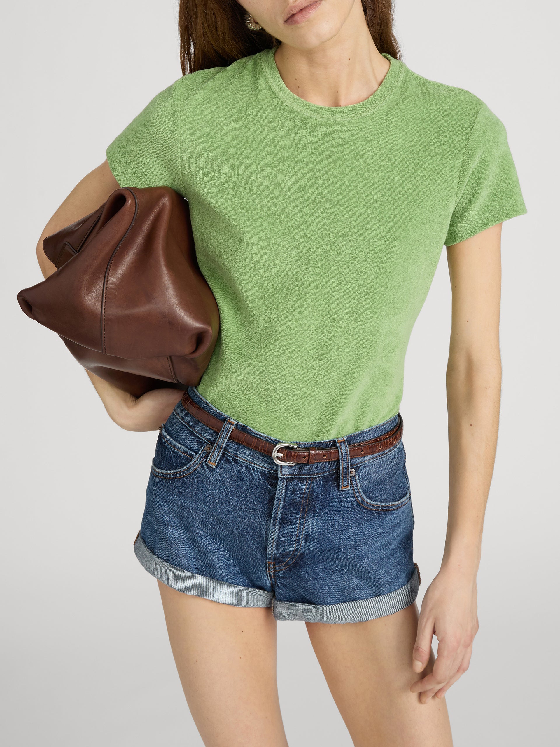 Tee on model crop