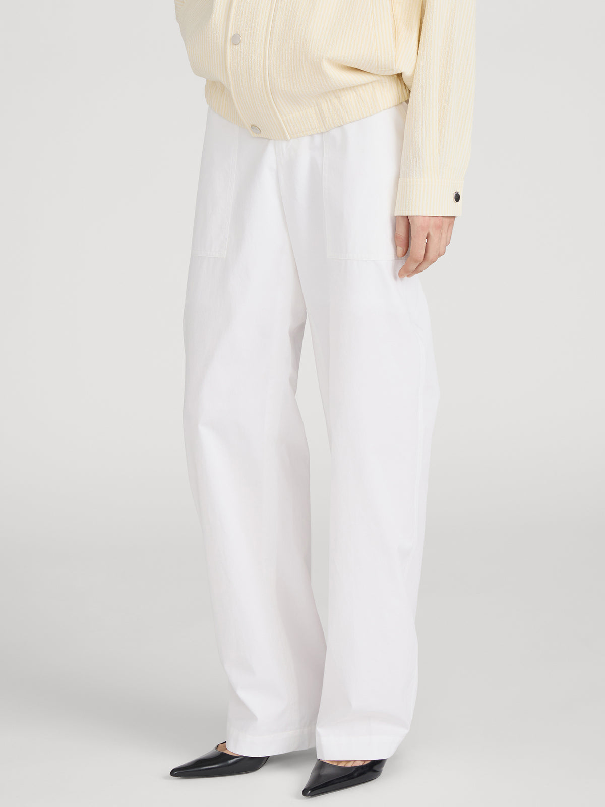 Pant on model side