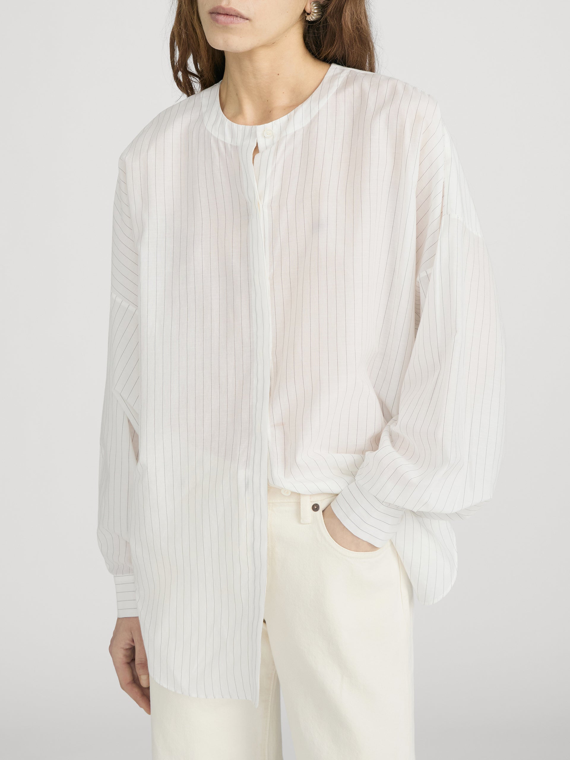 Shirt on model side