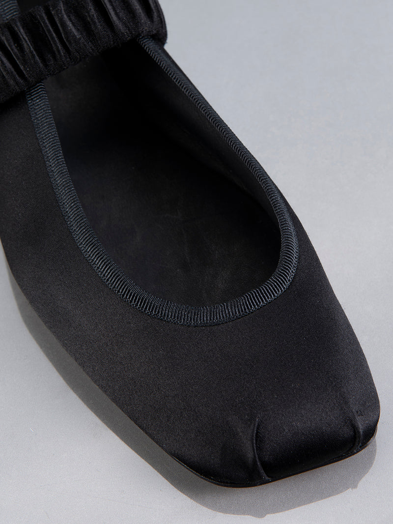 shoe toe detail view alt:size alt:fit1