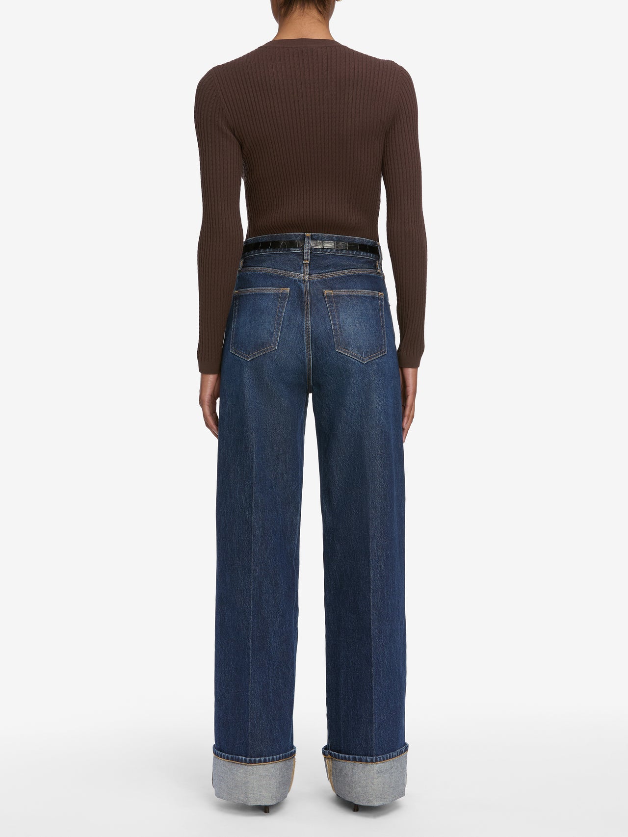 sweater back image alt:fit2