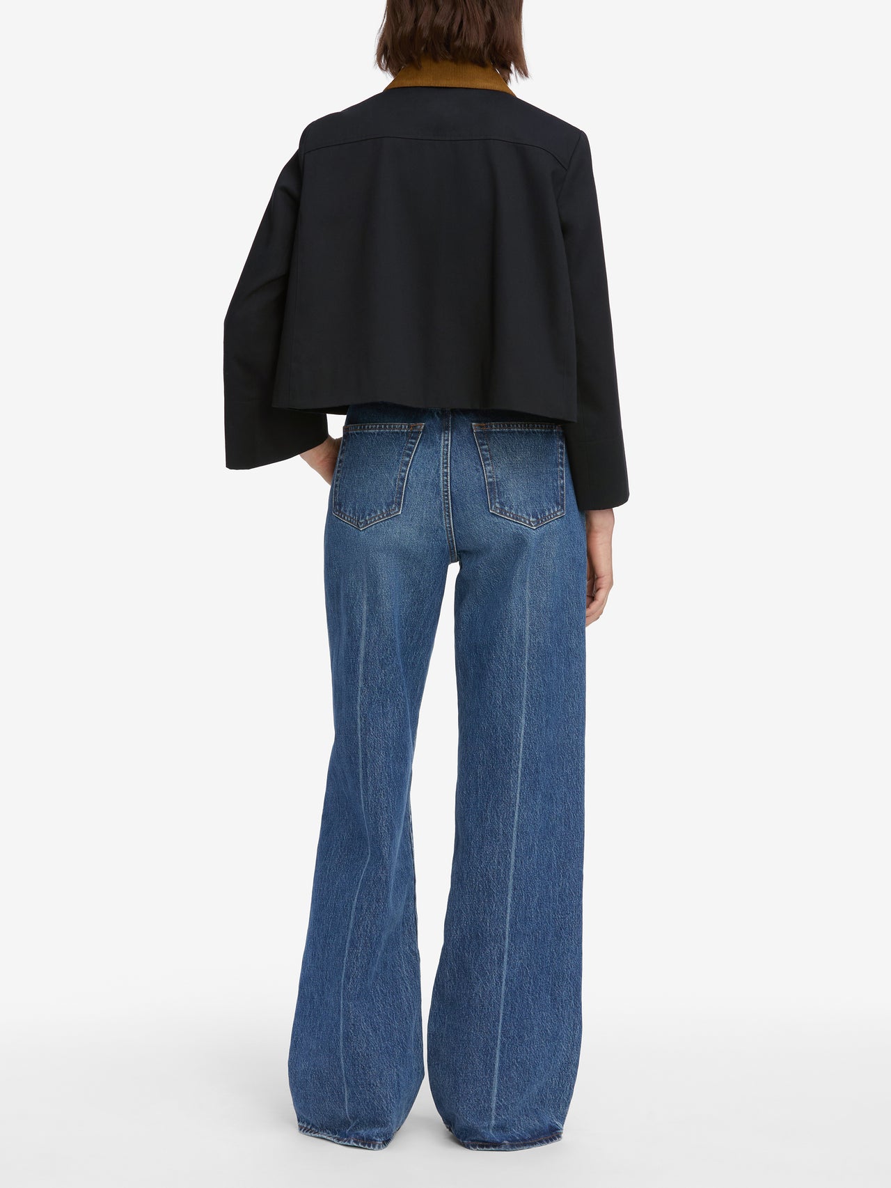 jacket back image alt:fit2