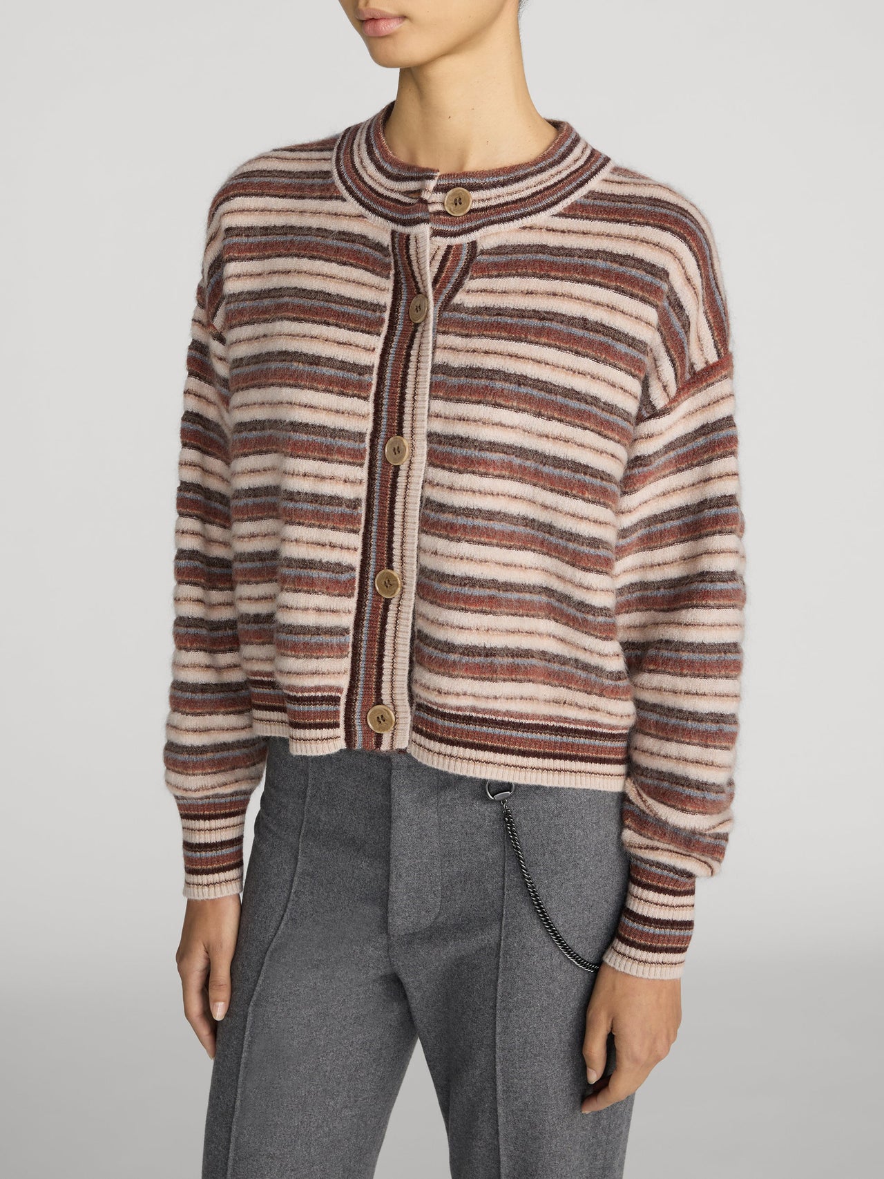 sweater-side-image