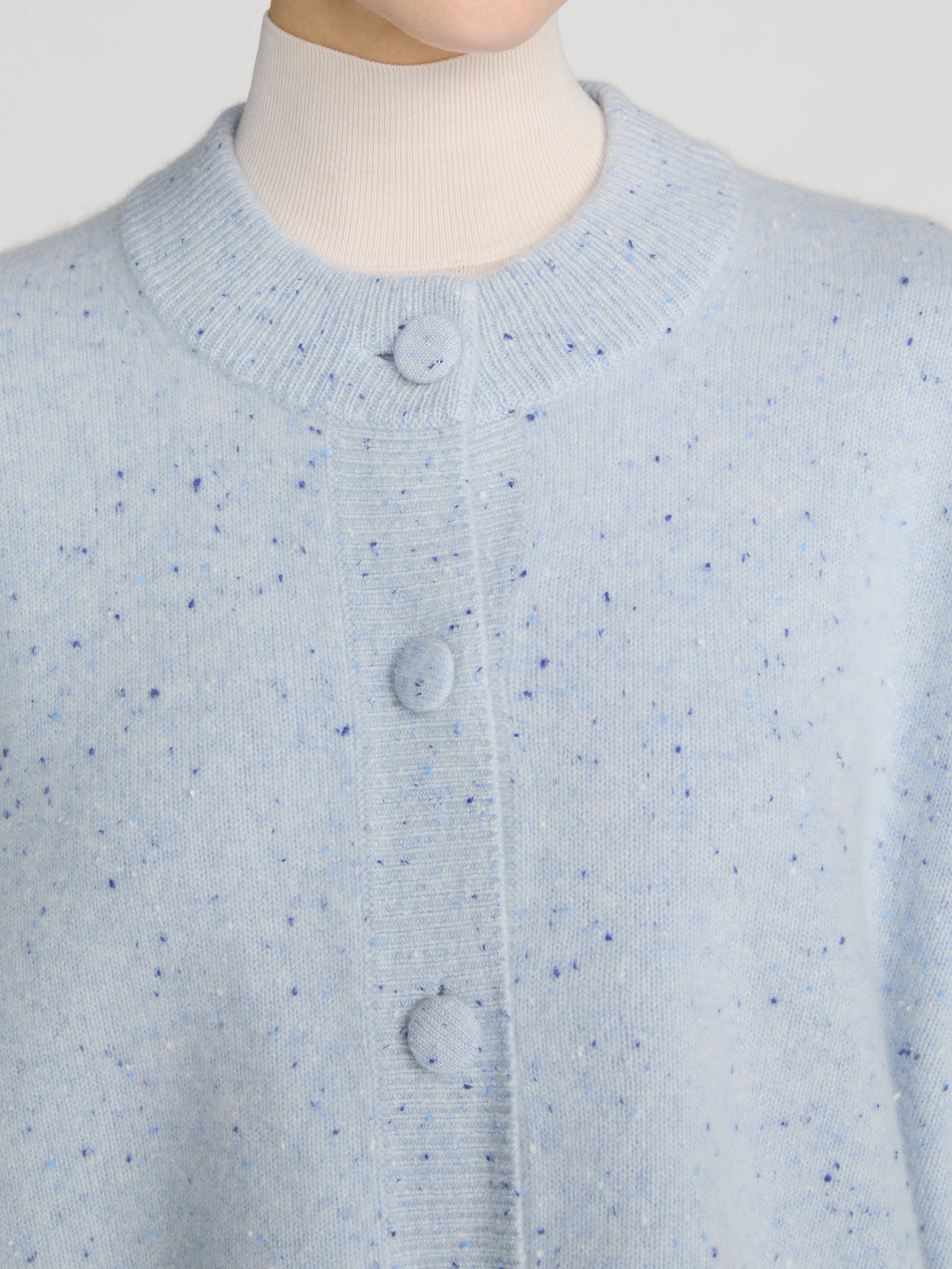 sweater-detail-image