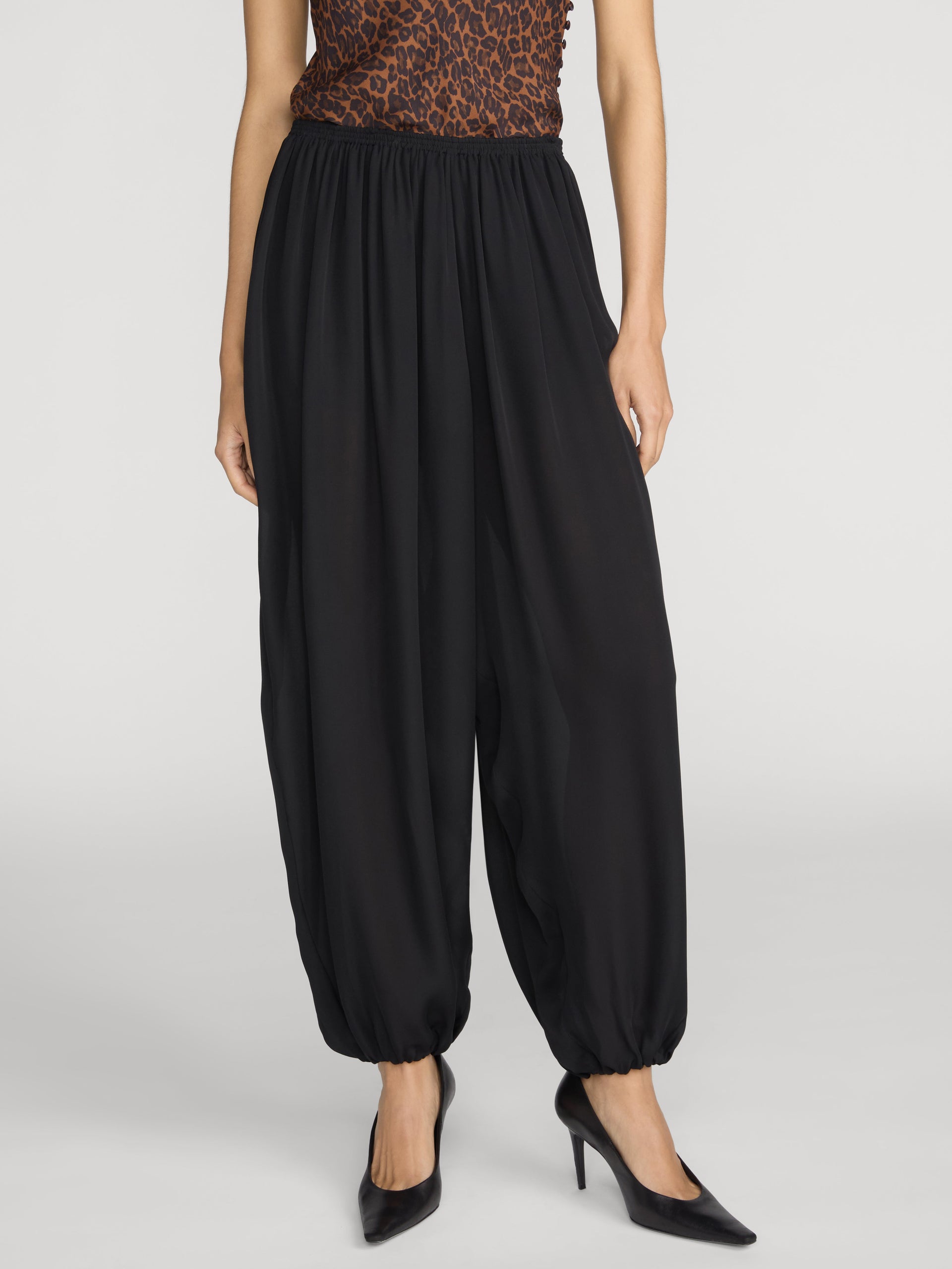 pant-front-crop-image