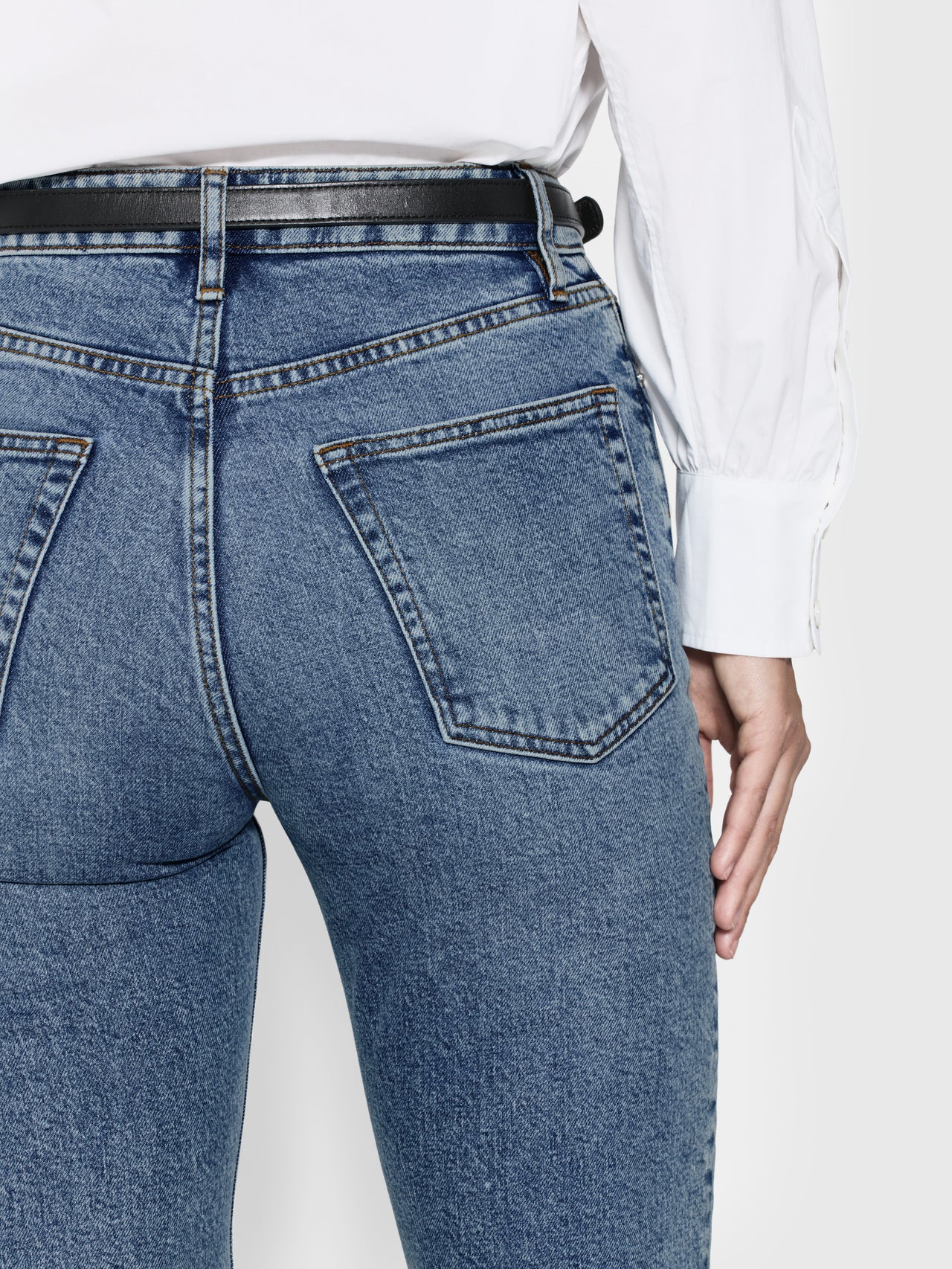 jeans back detail image alt:fit1