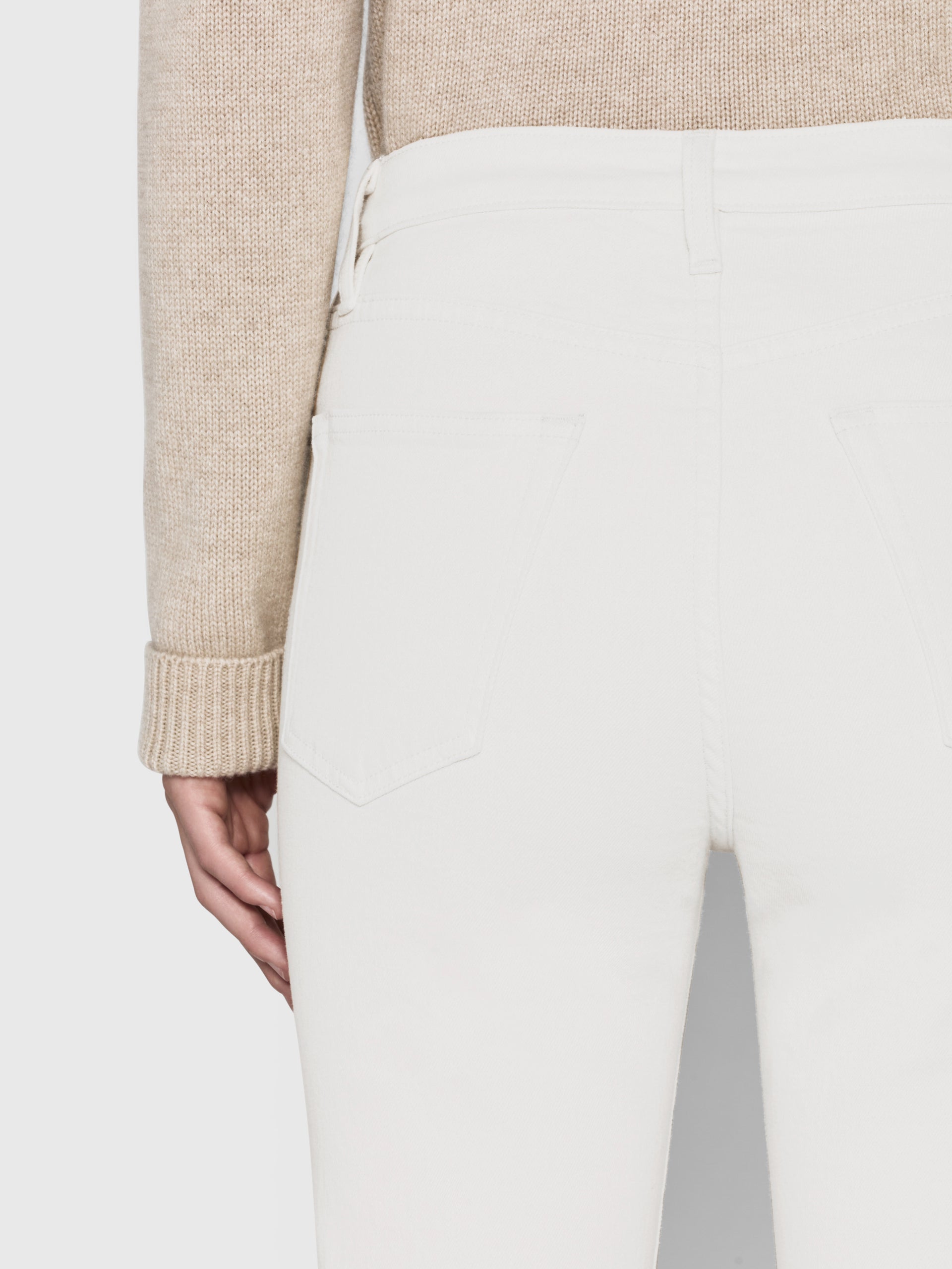 jeans back detail image alt:fit1