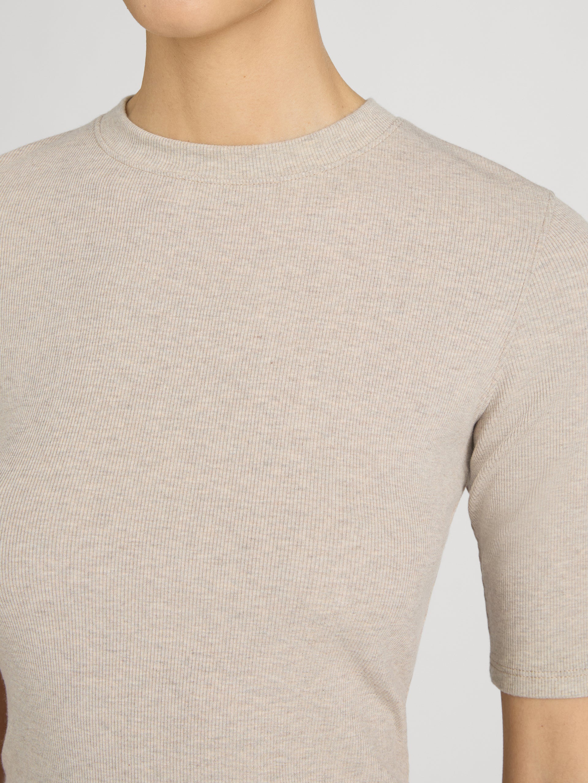 Tee on model detail